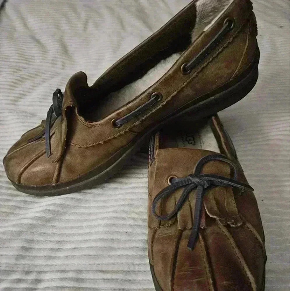 UGG women's Haylie Brown loafer Duck shoe.  Genuine Leather. Size 7.5. - Picture 8 of 10